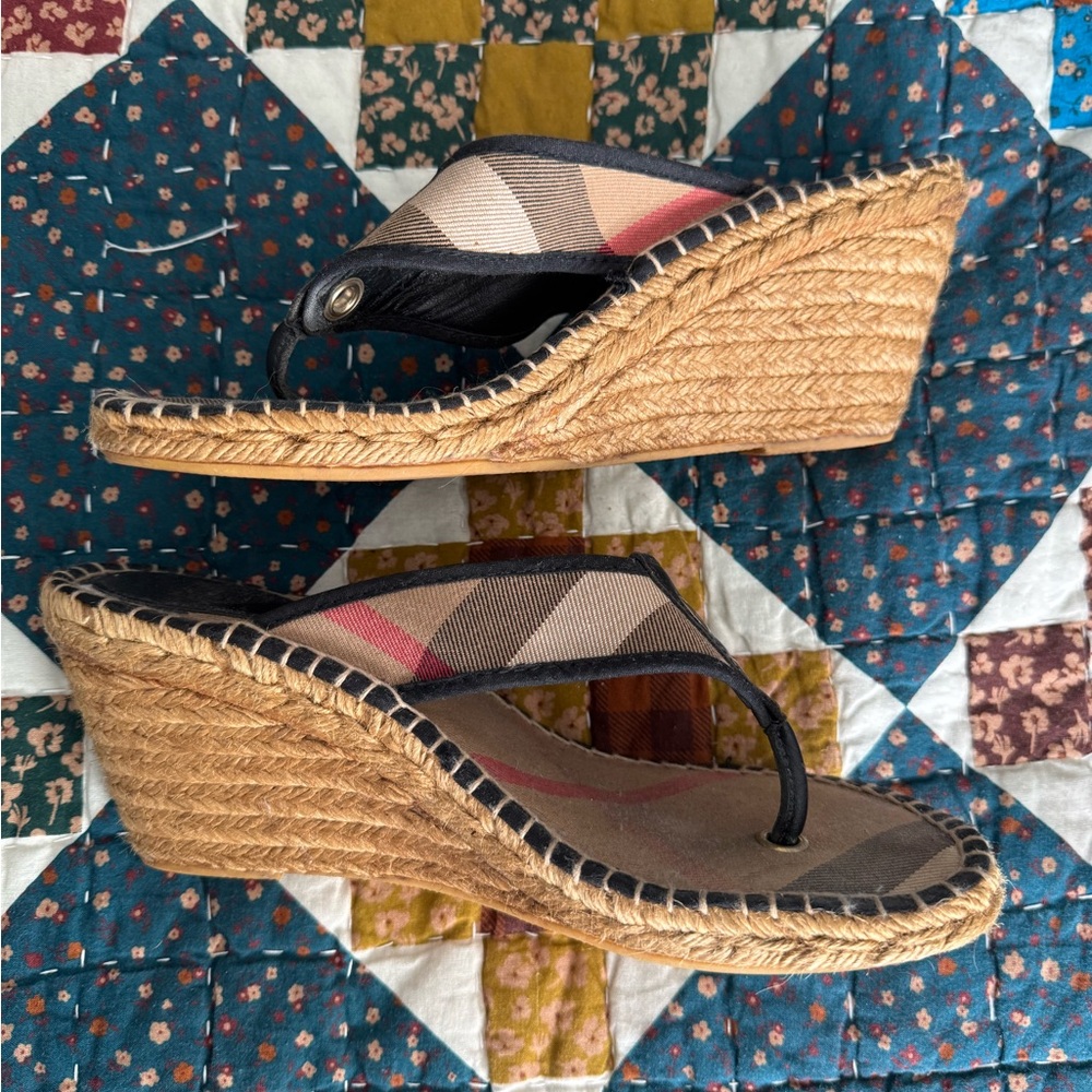 Burberry Women's Black and Tan Espadrilles Sandals - Picture 4 of 9